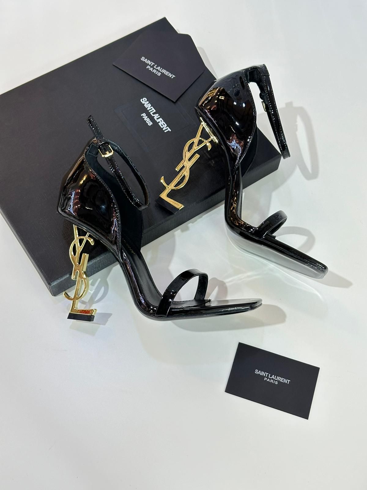 Tacones Icónicos Dorados YSL
