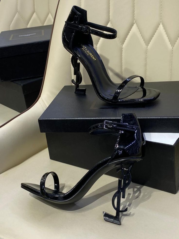 Tacones Icónicos Negros YSL