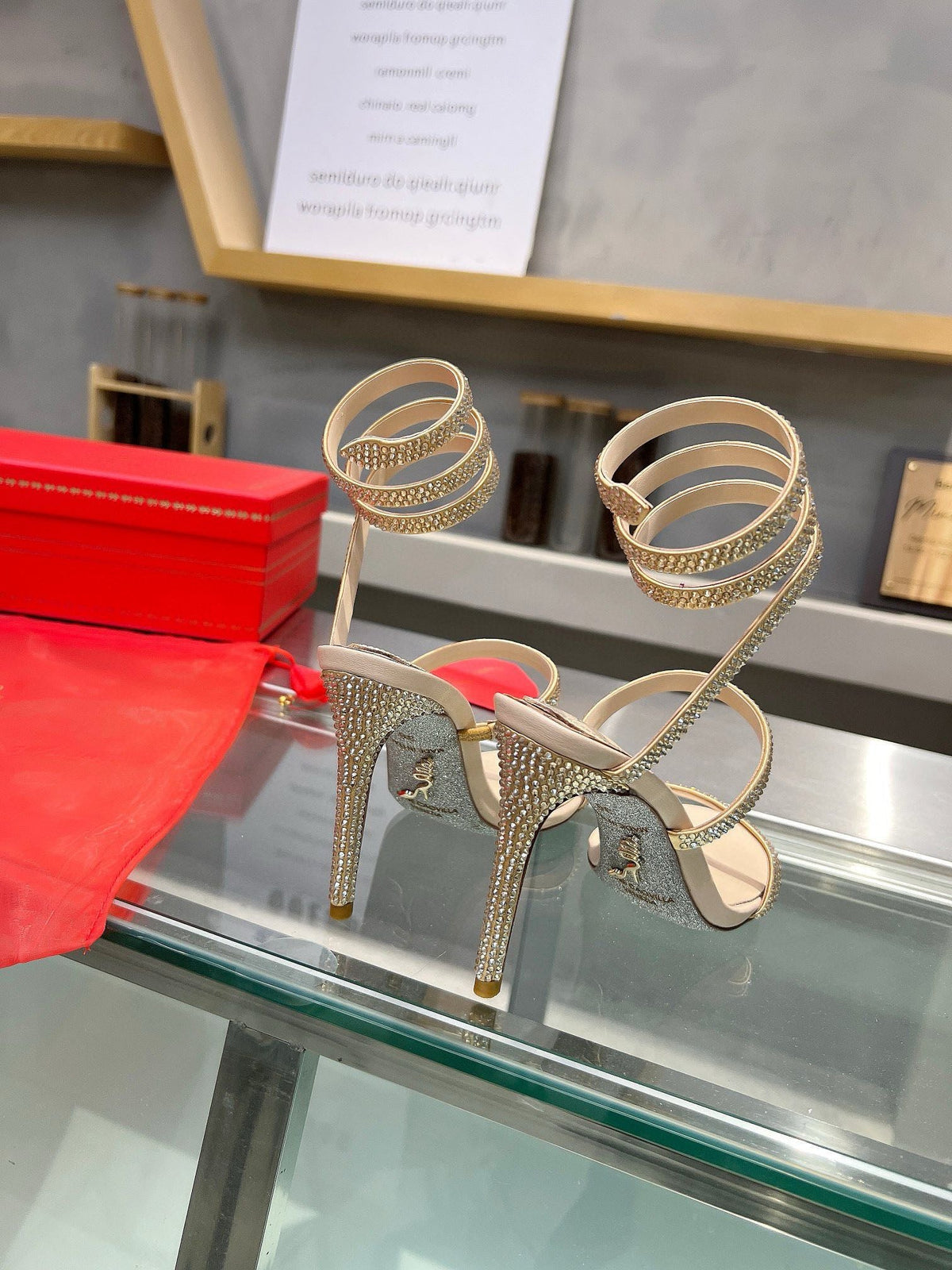 Sandalias de seda con forma de serpiente de cristal