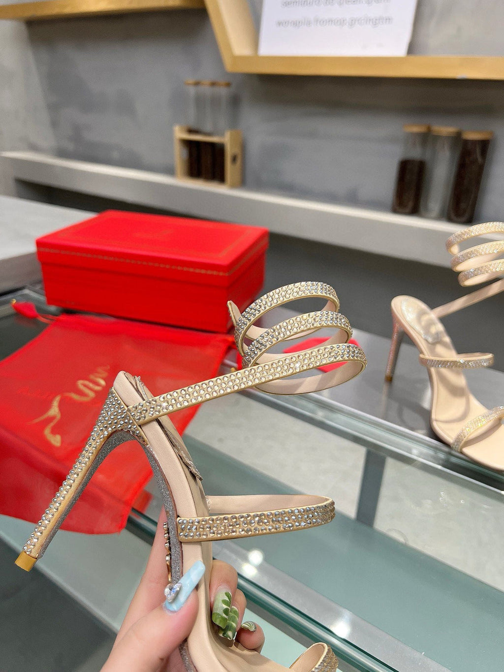 Sandalias de seda con forma de serpiente de cristal
