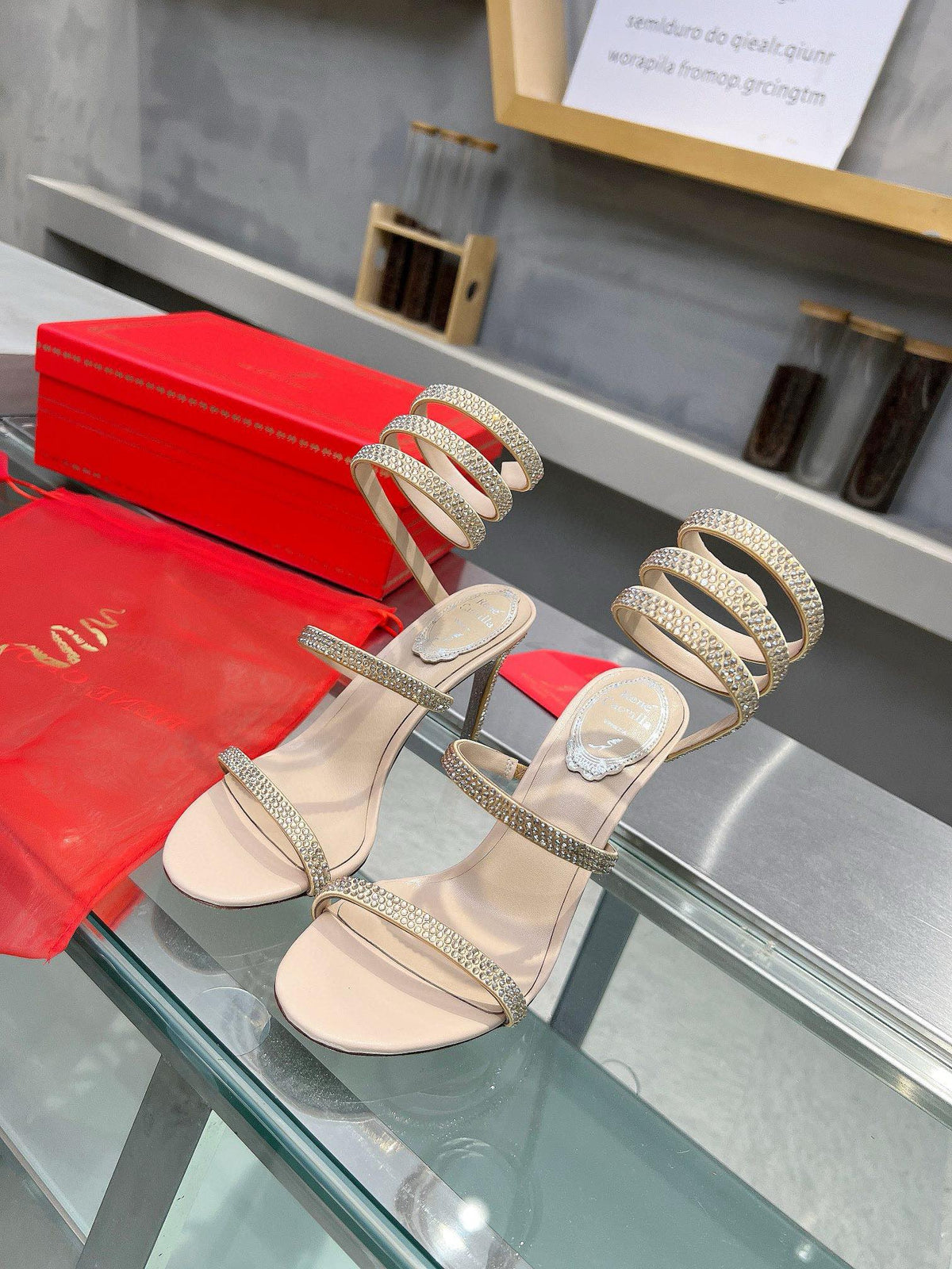 Sandalias de seda con forma de serpiente de cristal