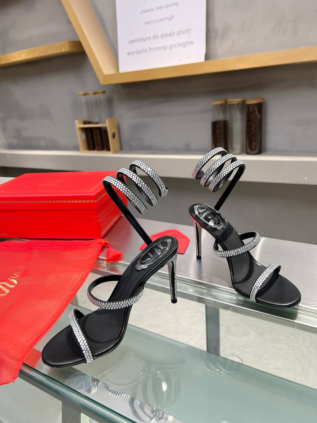 Sandalias de seda con forma de serpiente de cristal