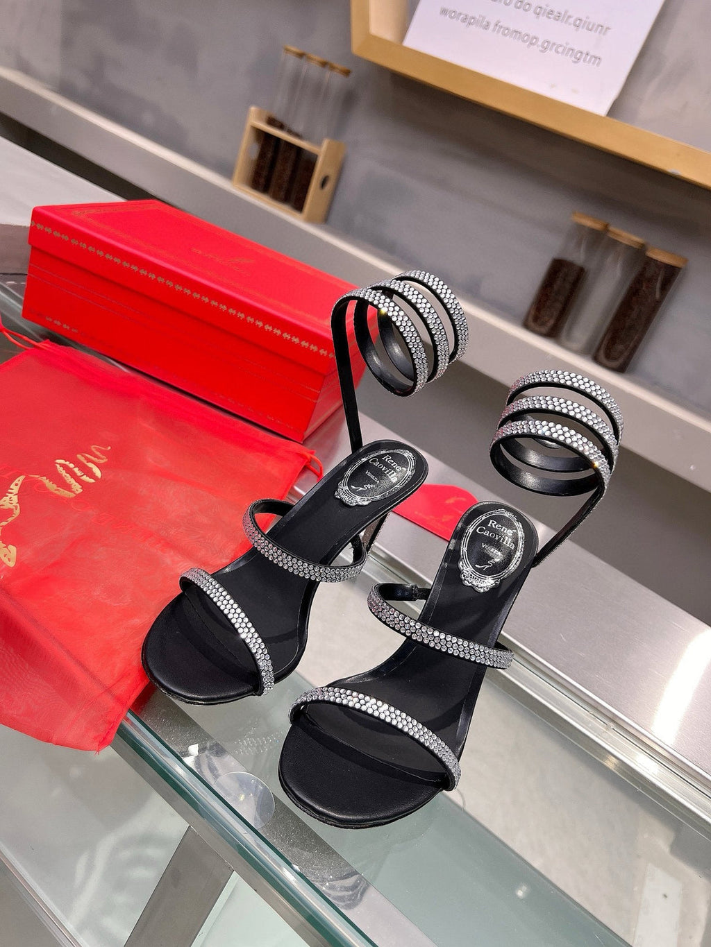 Sandalias de seda con forma de serpiente de cristal
