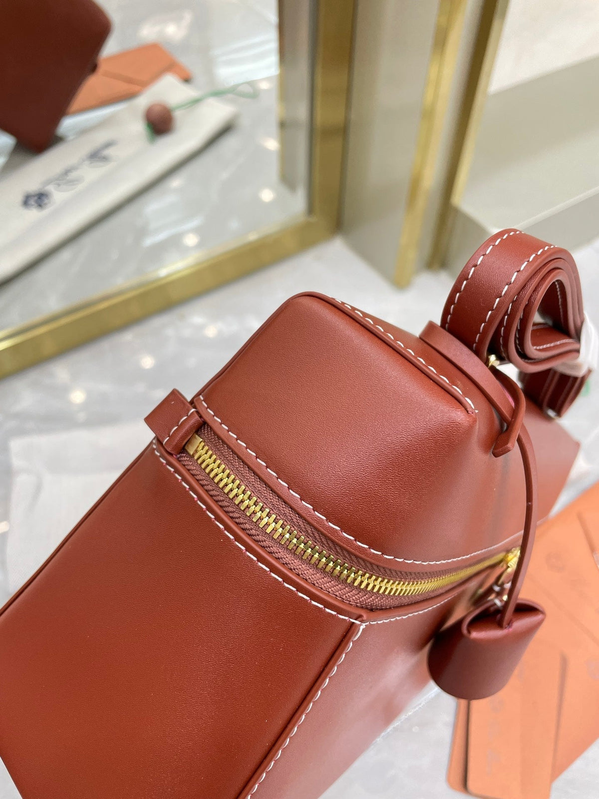 Saddle Loro Leather Bag