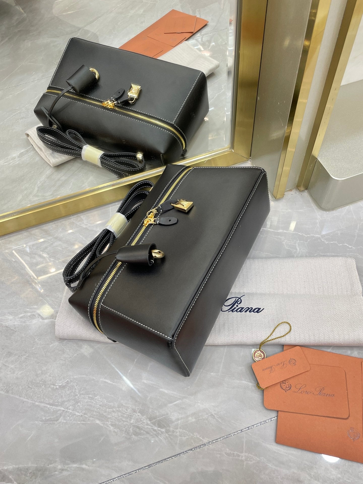 Saddle Loro Leather Bag