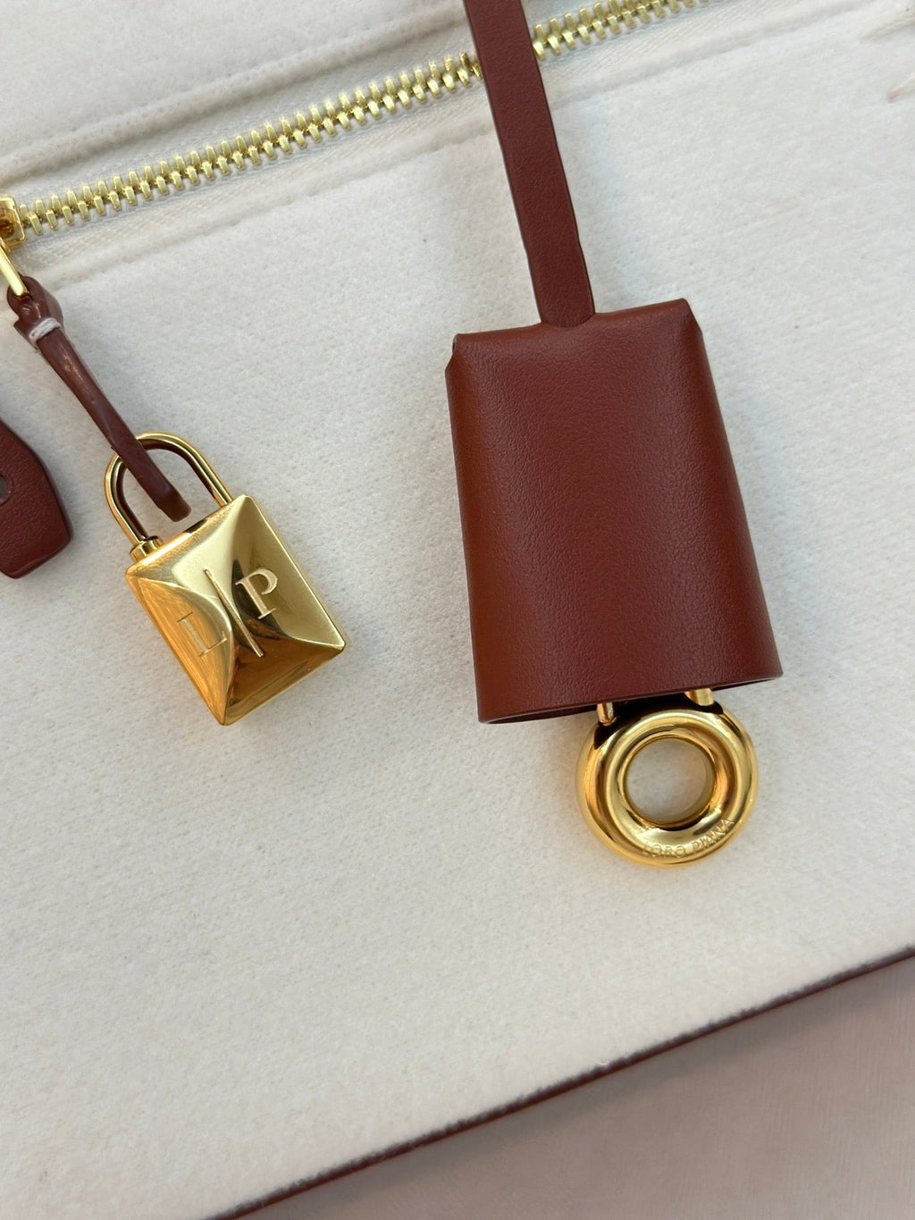 Loro 27 Leather Bag