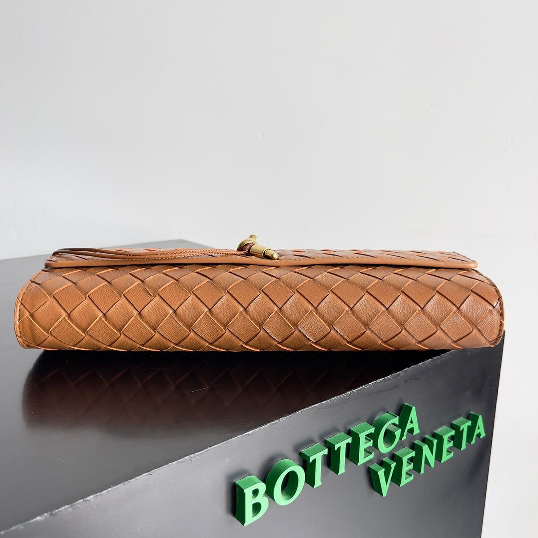 Andiamo Leather Clutch