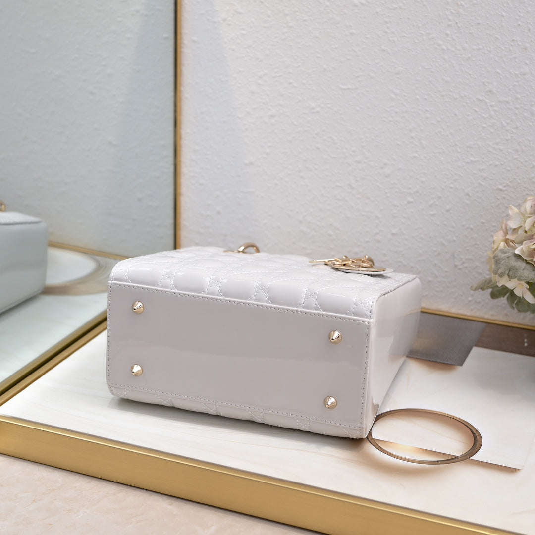 Lady D Style Shoulder Bag – White (24cm)